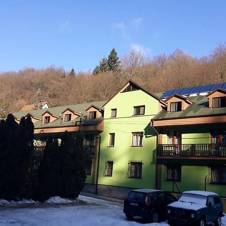 Horsky Hotel Eva Svätý Jur Exteriör bild