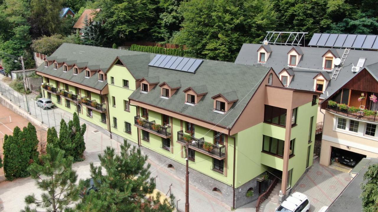 Horsky Hotel Eva Svätý Jur Exteriör bild